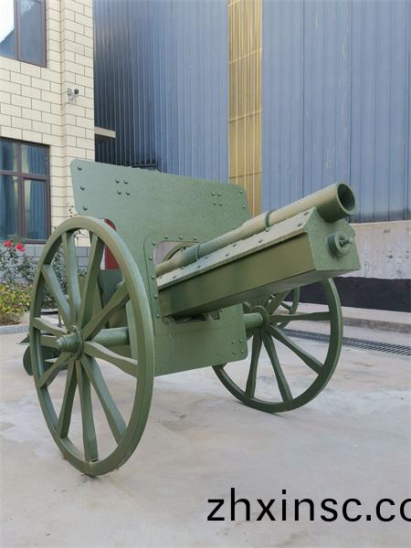 大型機器(qi)人糢(mo)型製(zhi)作