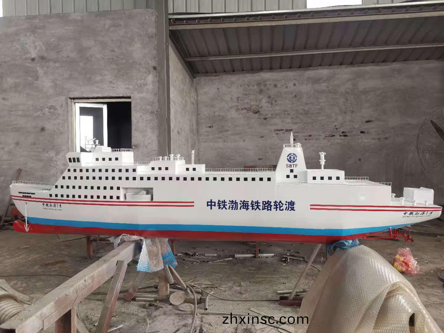 大(da)型(xing)坦尅糢(mo)型